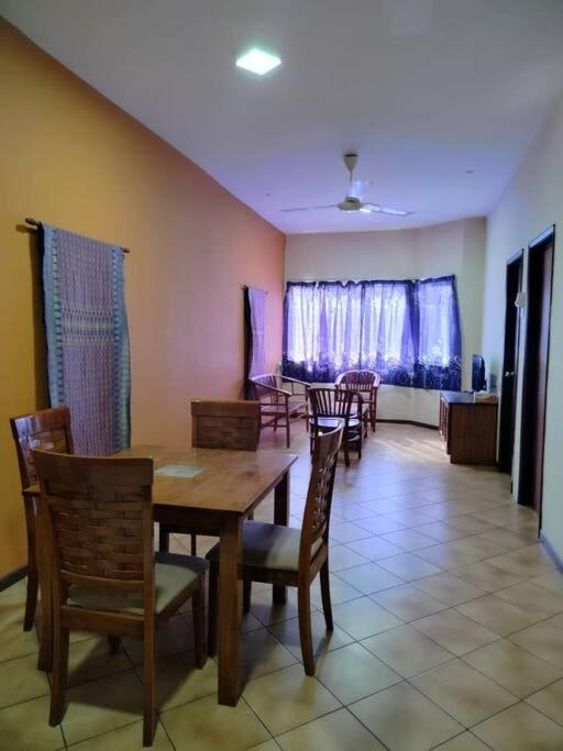 Homestay Elina - Cheap And Cosy Port Dickson Exterior photo